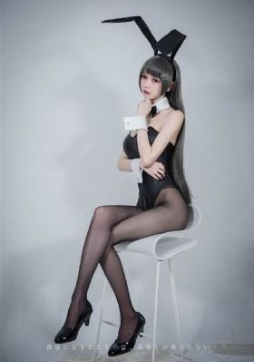 我揉着老师的白嫩大乳视频